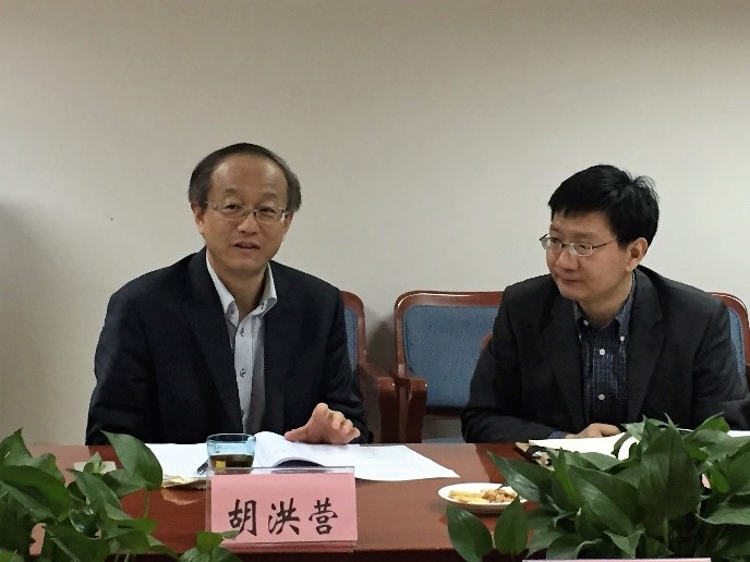 研究生院副院长胡洪营发表整体意见.jpg